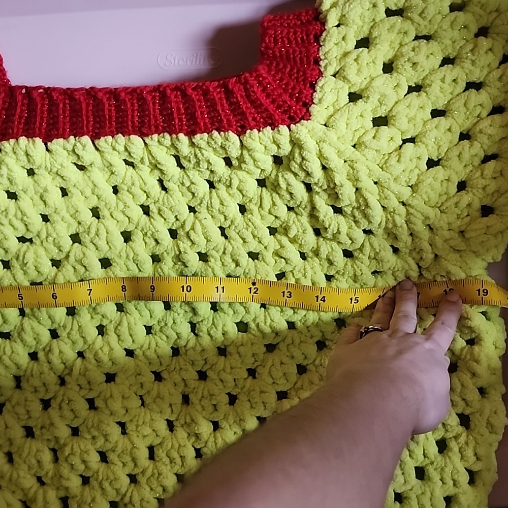 XS/S Grinch Inspired Sweater - Picture 4 of 6
